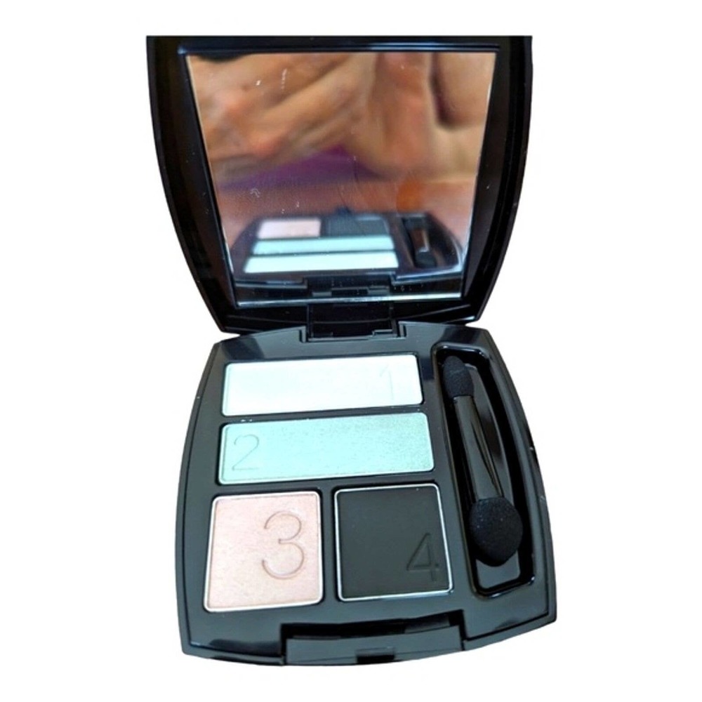 Avon Eyeshadow Quad in mod muse